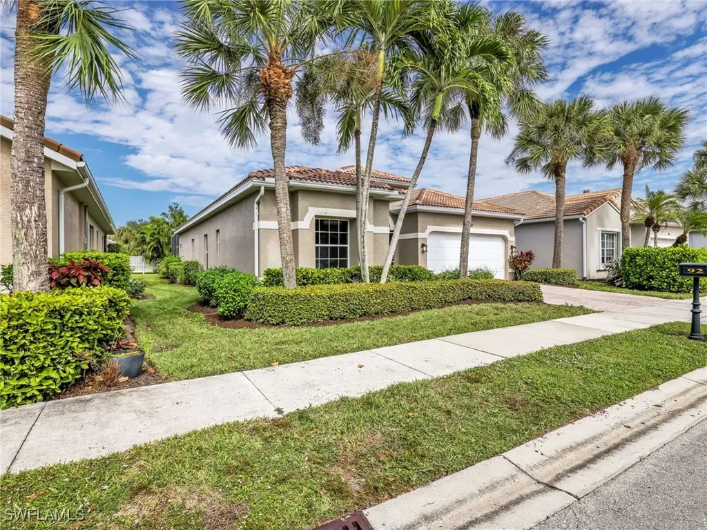 92 Glen Eagle Circle Naples FL 34104