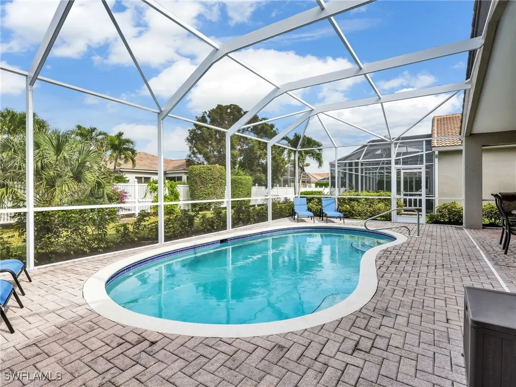 92 Glen Eagle Circle Naples FL 34104