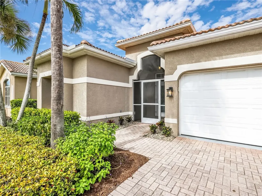 92 Glen Eagle Circle Naples FL 34104