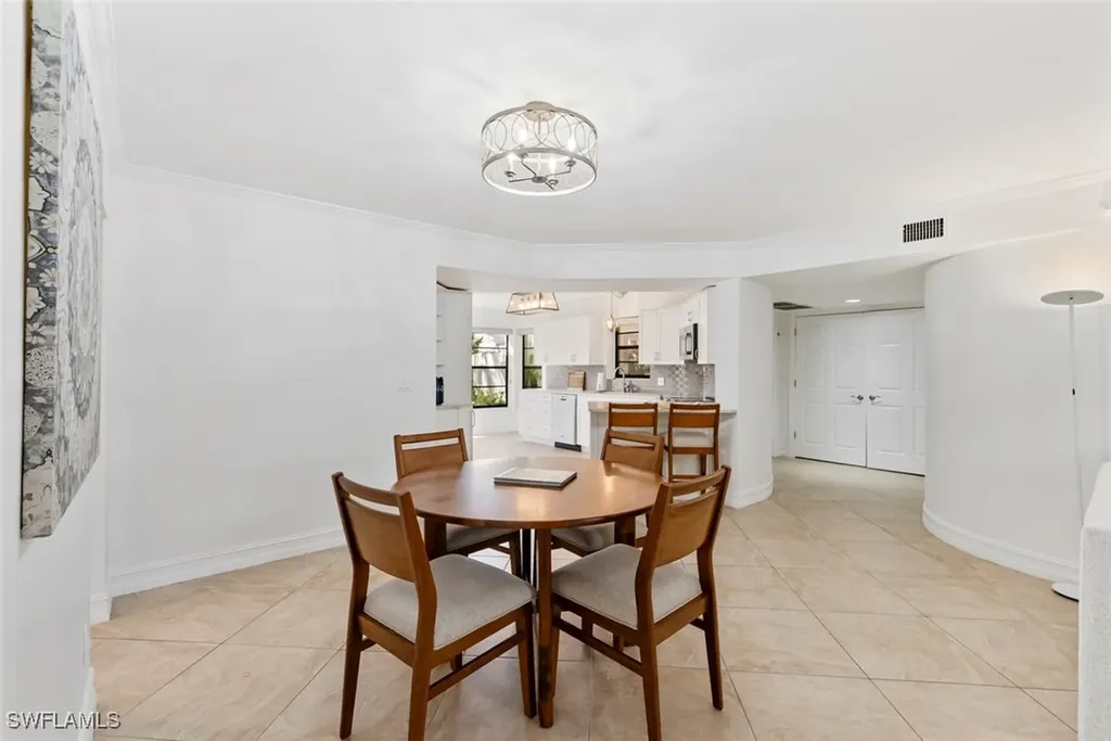 5880 Via Lugano Naples FL 34108