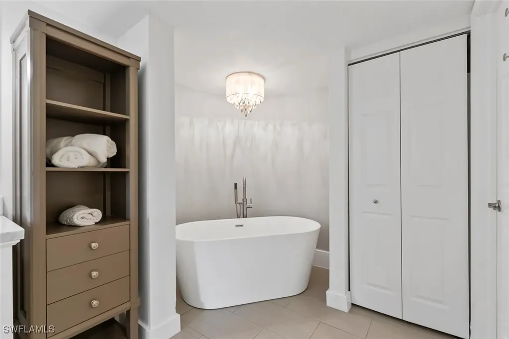 5880 Via Lugano Naples FL 34108