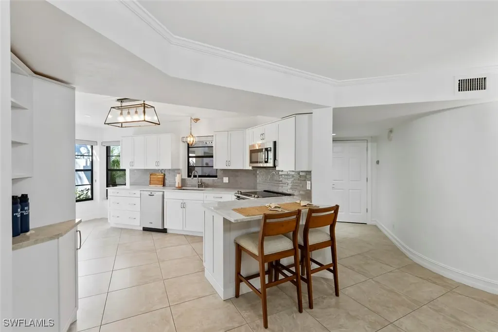 5880 Via Lugano Naples FL 34108