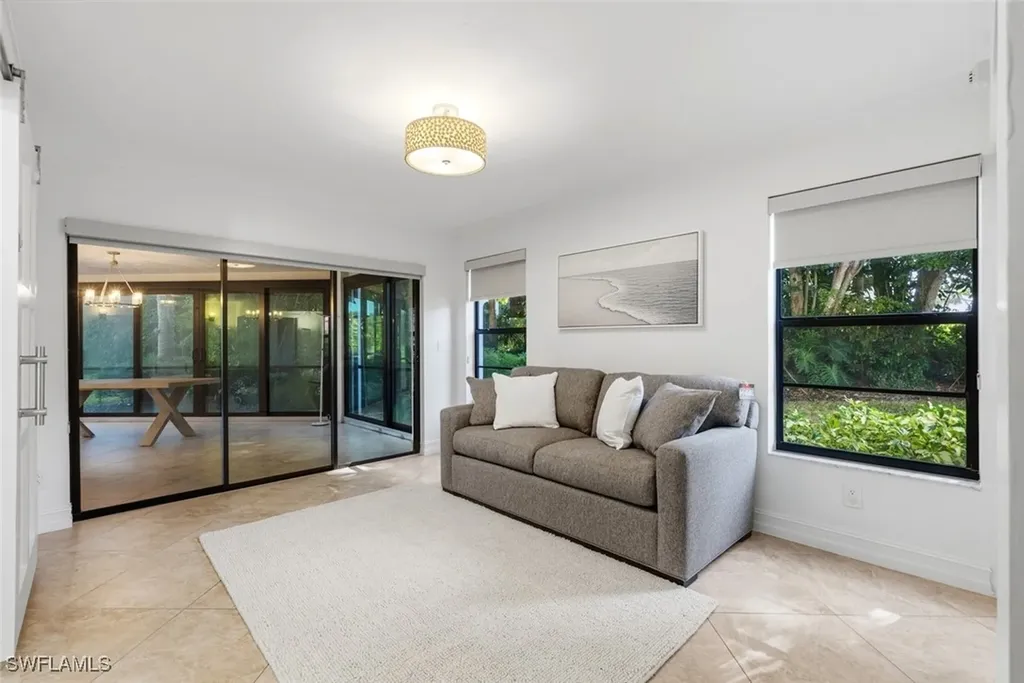 5880 Via Lugano Naples FL 34108