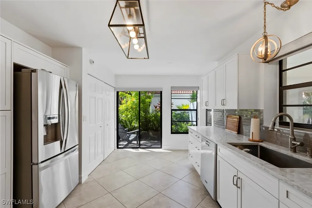 5880 Via Lugano Naples FL 34108