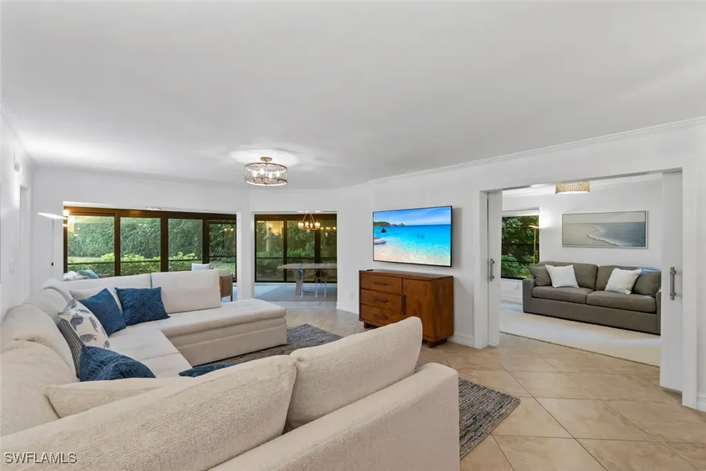 5880 Via Lugano Naples FL 34108