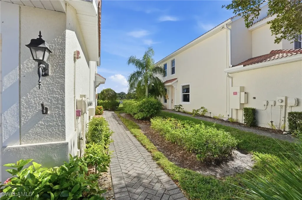 1050 Albany Court Naples FL 34105