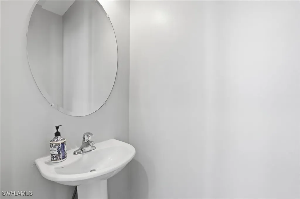 1050 Albany Court Naples FL 34105