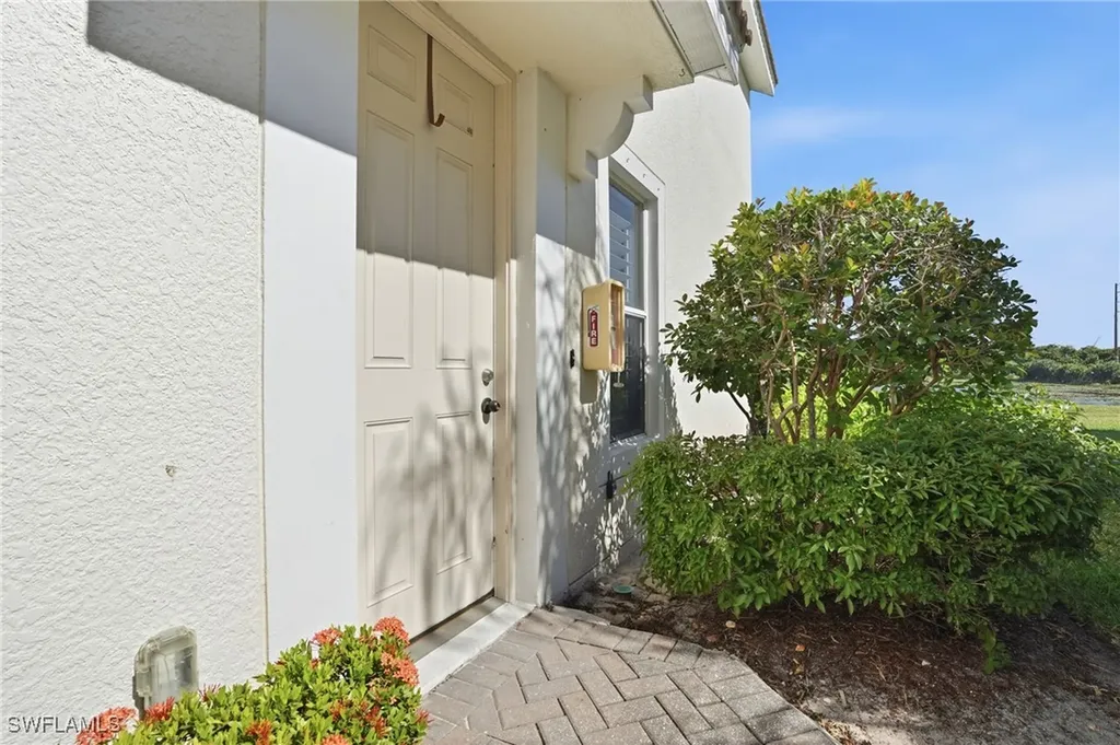 1050 Albany Court Naples FL 34105