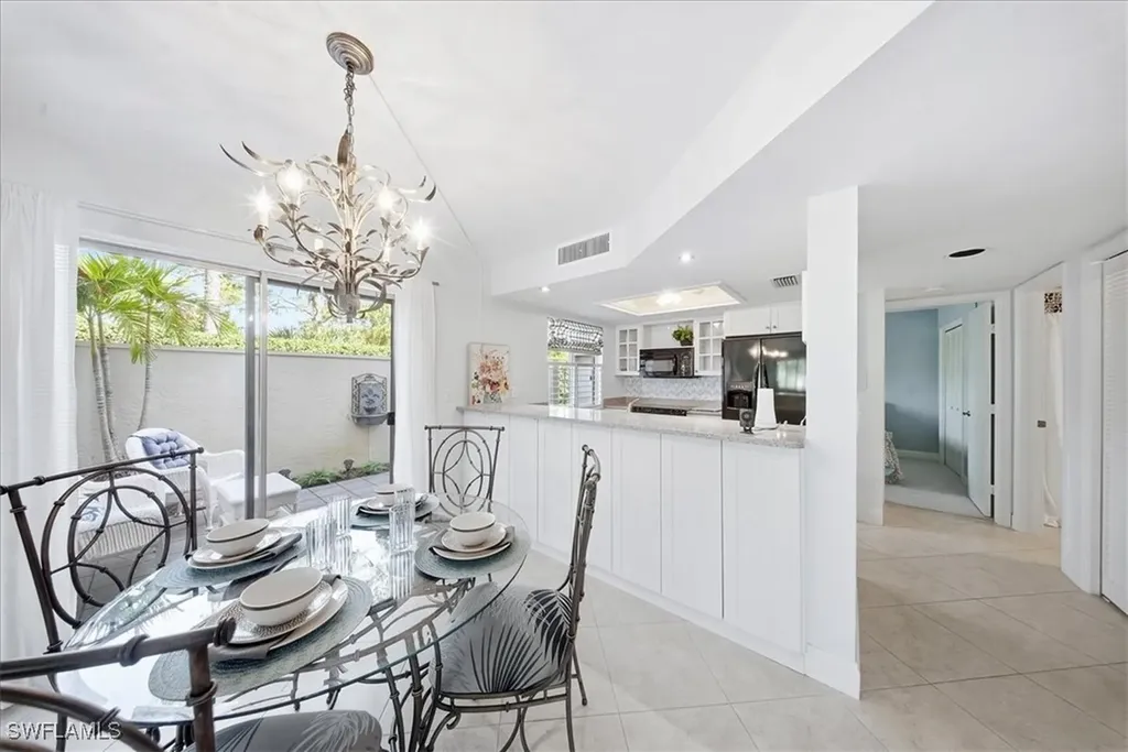 3080 Kings Lake Boulevard Naples FL 34112