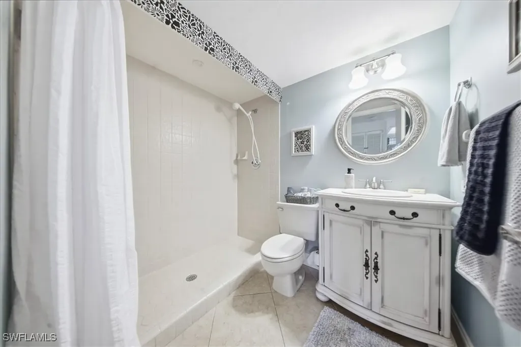 3080 Kings Lake Boulevard Naples FL 34112