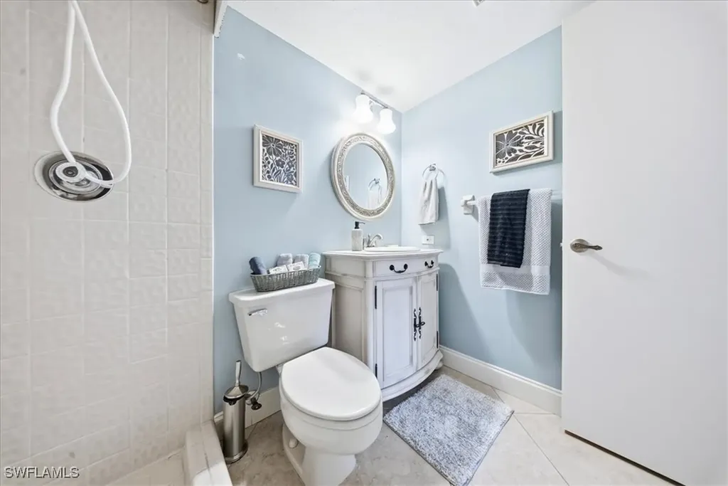3080 Kings Lake Boulevard Naples FL 34112