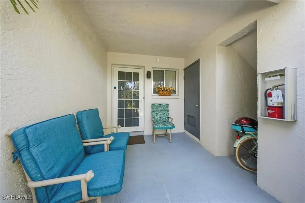 3080 Kings Lake Boulevard Naples FL 34112