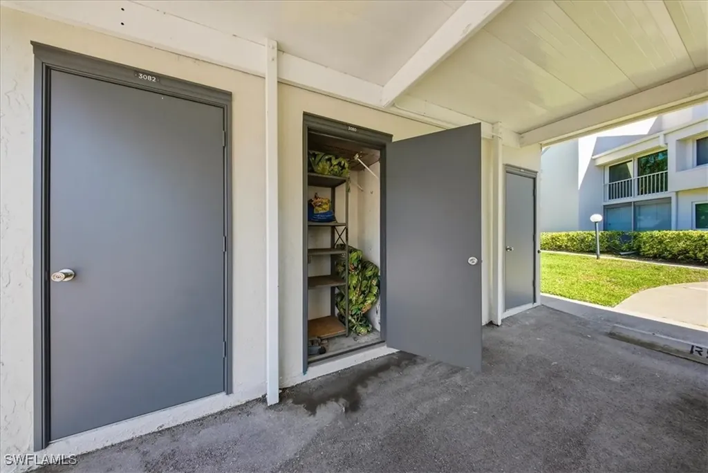 3080 Kings Lake Boulevard Naples FL 34112