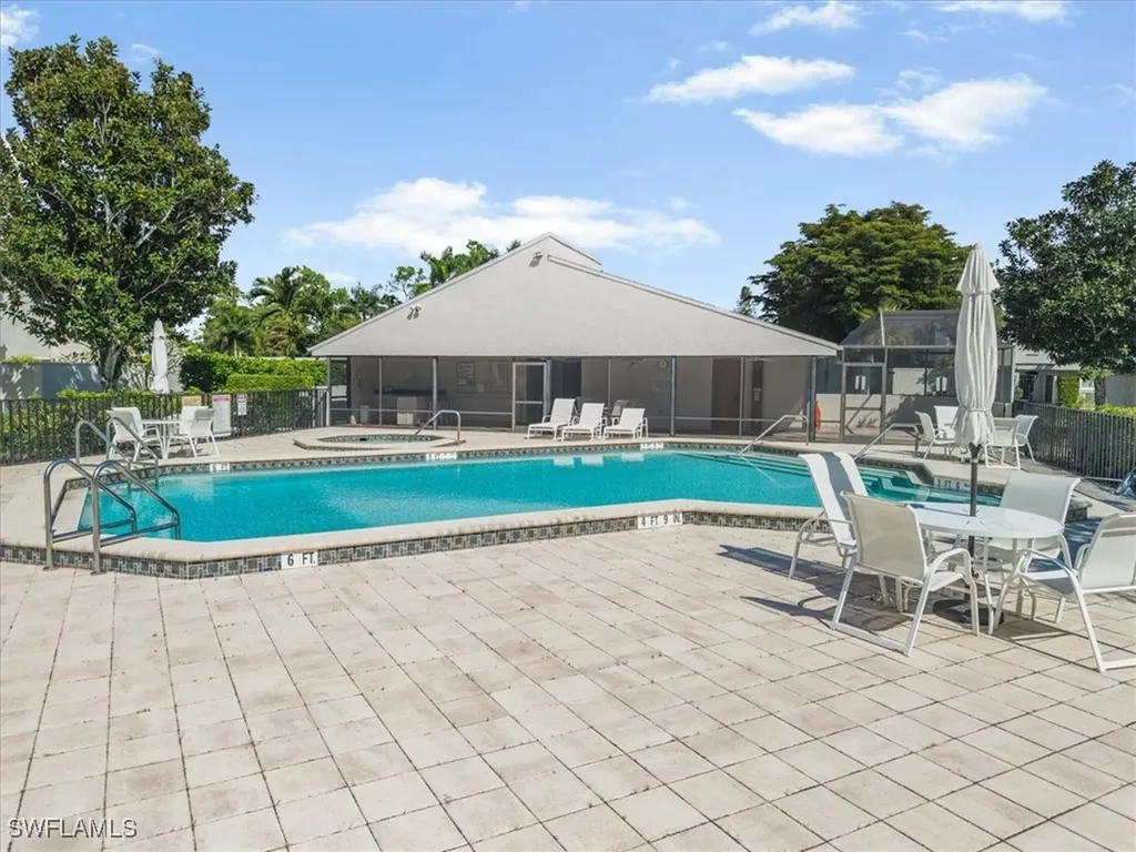 3080 Kings Lake Boulevard Naples FL 34112