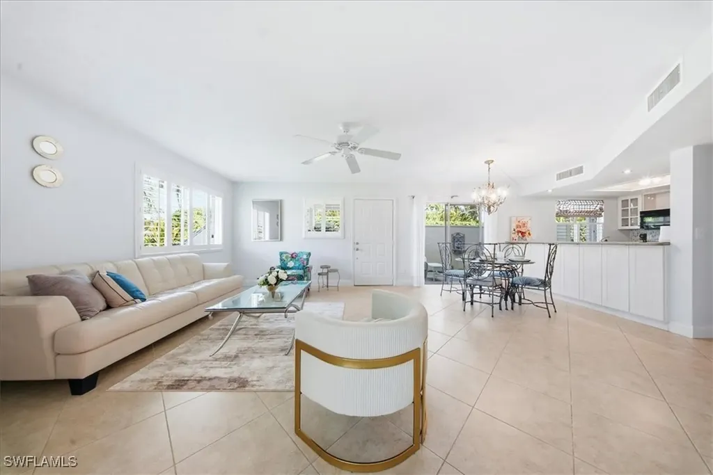3080 Kings Lake Boulevard Naples FL 34112