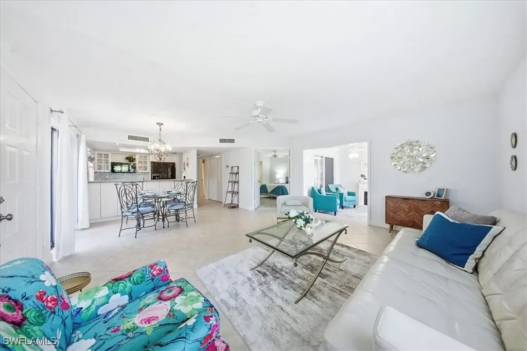 3080 Kings Lake Boulevard Naples FL 34112