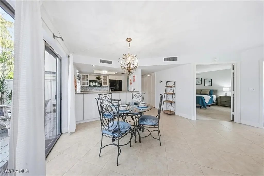 3080 Kings Lake Boulevard Naples FL 34112
