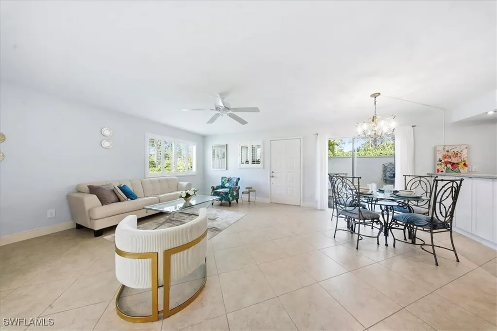 3080 Kings Lake Boulevard Naples FL 34112