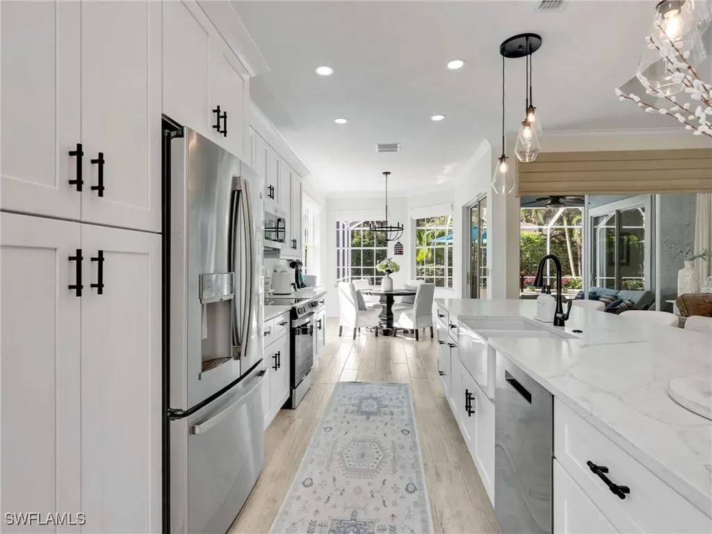 5073 Kensington High Street Naples FL 34105