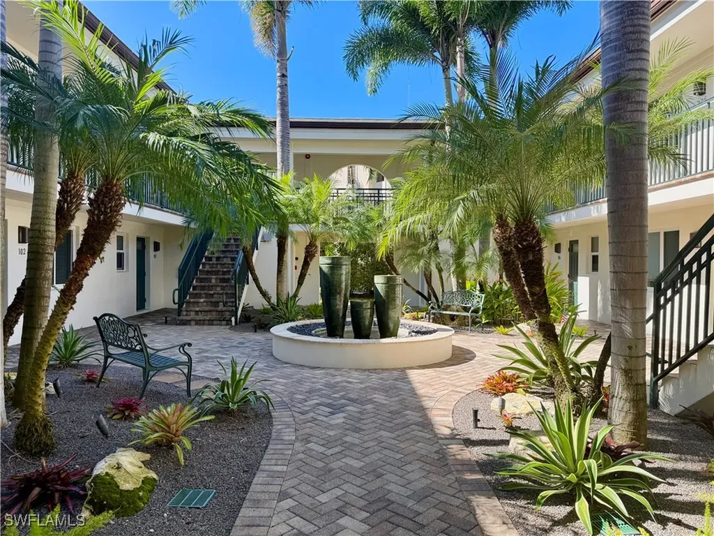 960 7th Street S Naples FL 34102