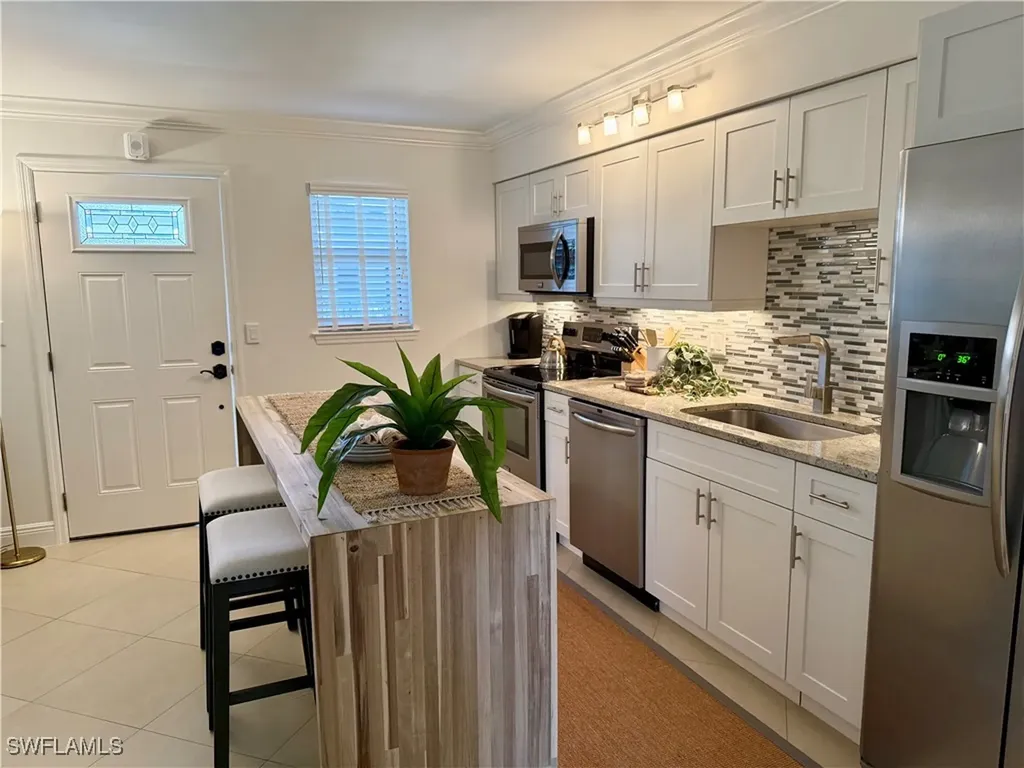 960 7th Street S Naples FL 34102