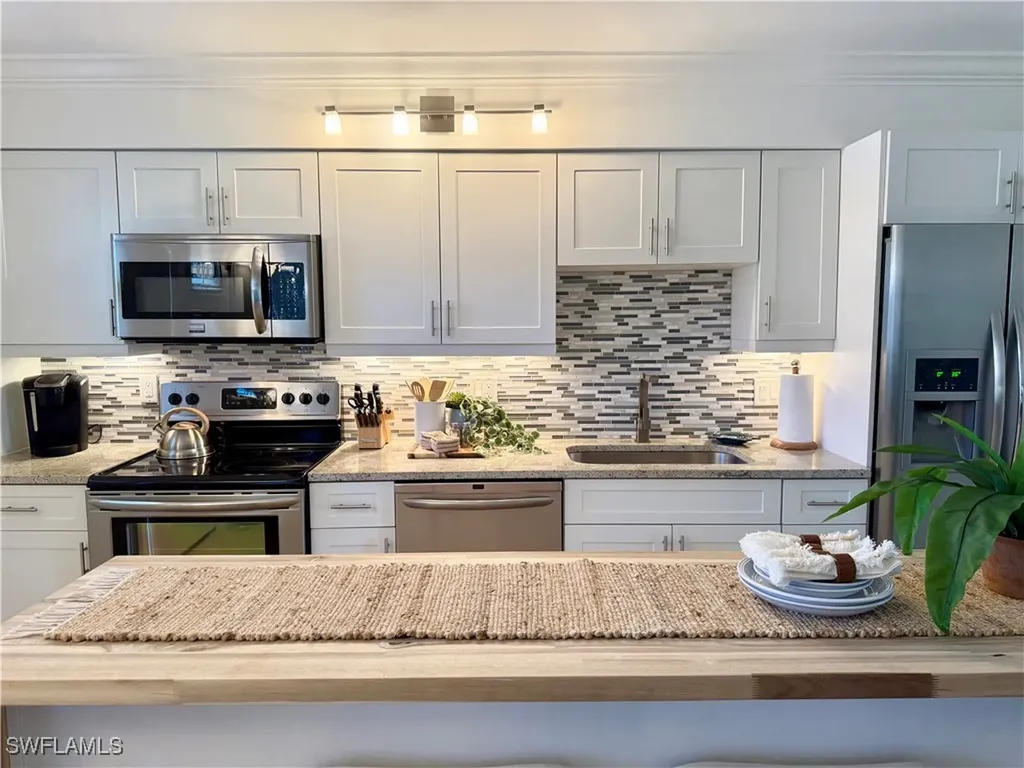 960 7th Street S Naples FL 34102