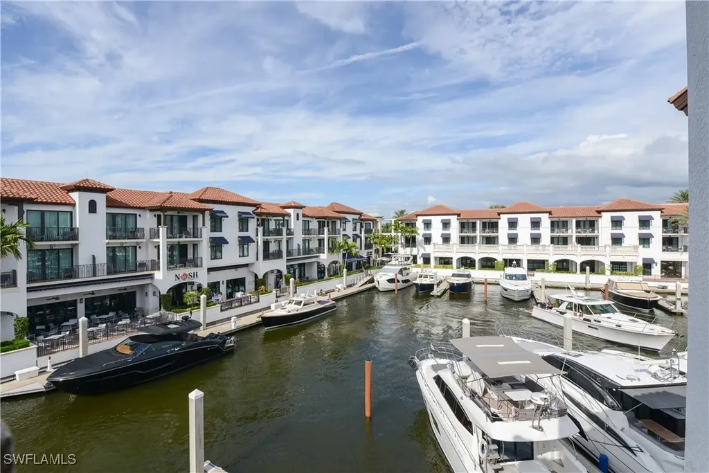 1530 5th Avenue S Naples FL 34102