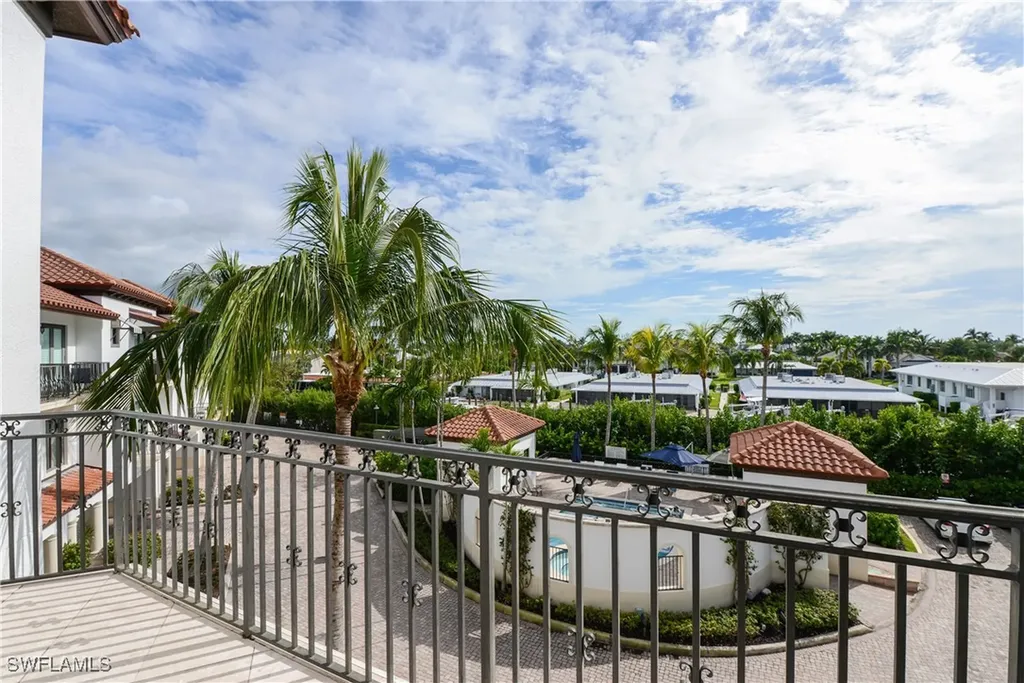 1530 5th Avenue S Naples FL 34102