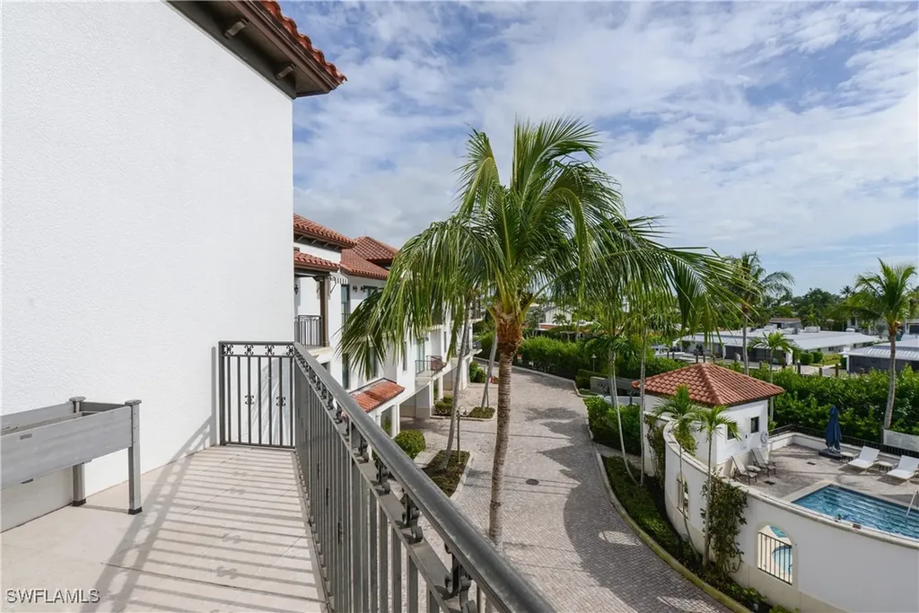 1530 5th Avenue S Naples FL 34102