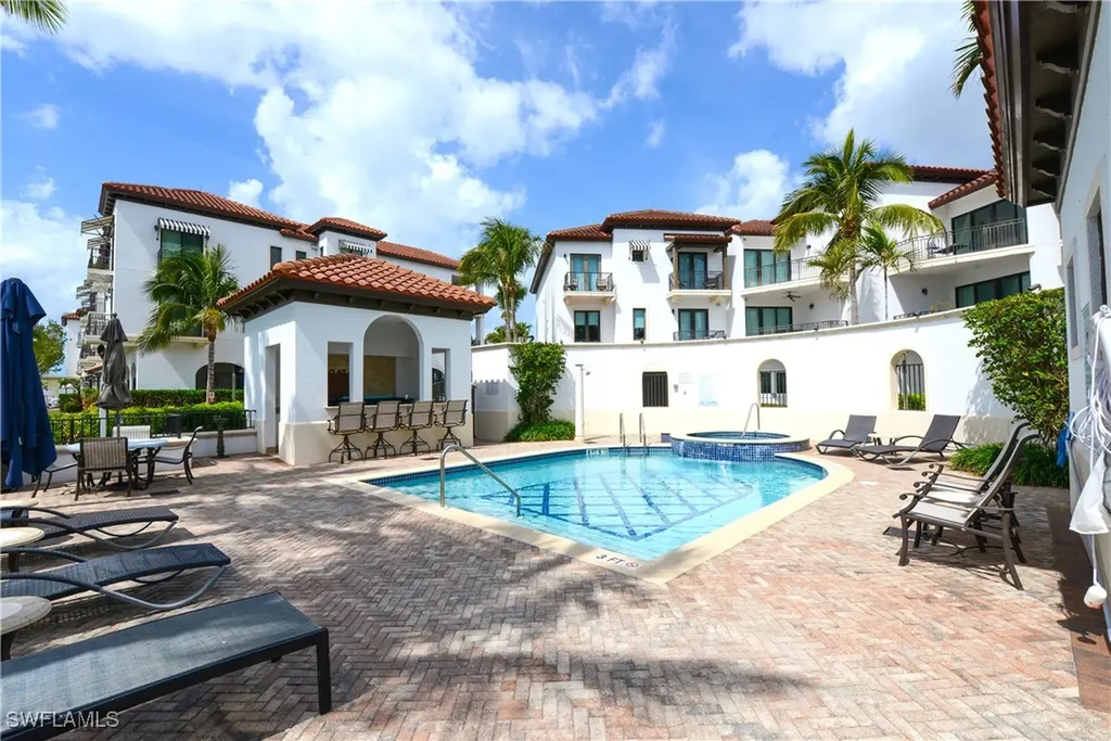 1530 5th Avenue S Naples FL 34102