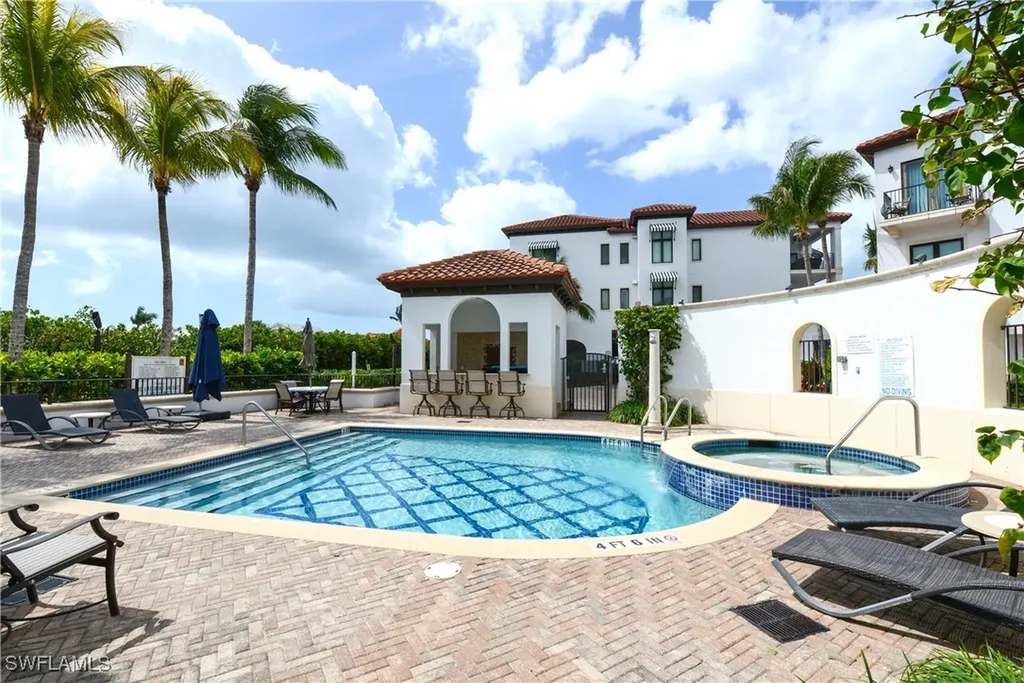1530 5th Avenue S Naples FL 34102