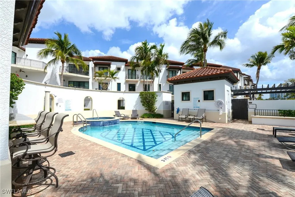 1530 5th Avenue S Naples FL 34102