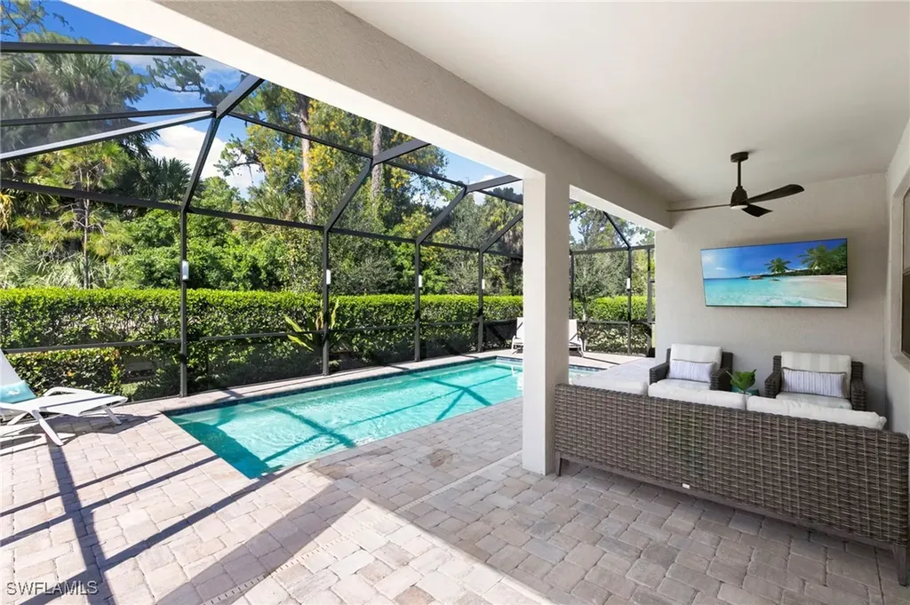 10483 Ventana Lane Naples FL 34120