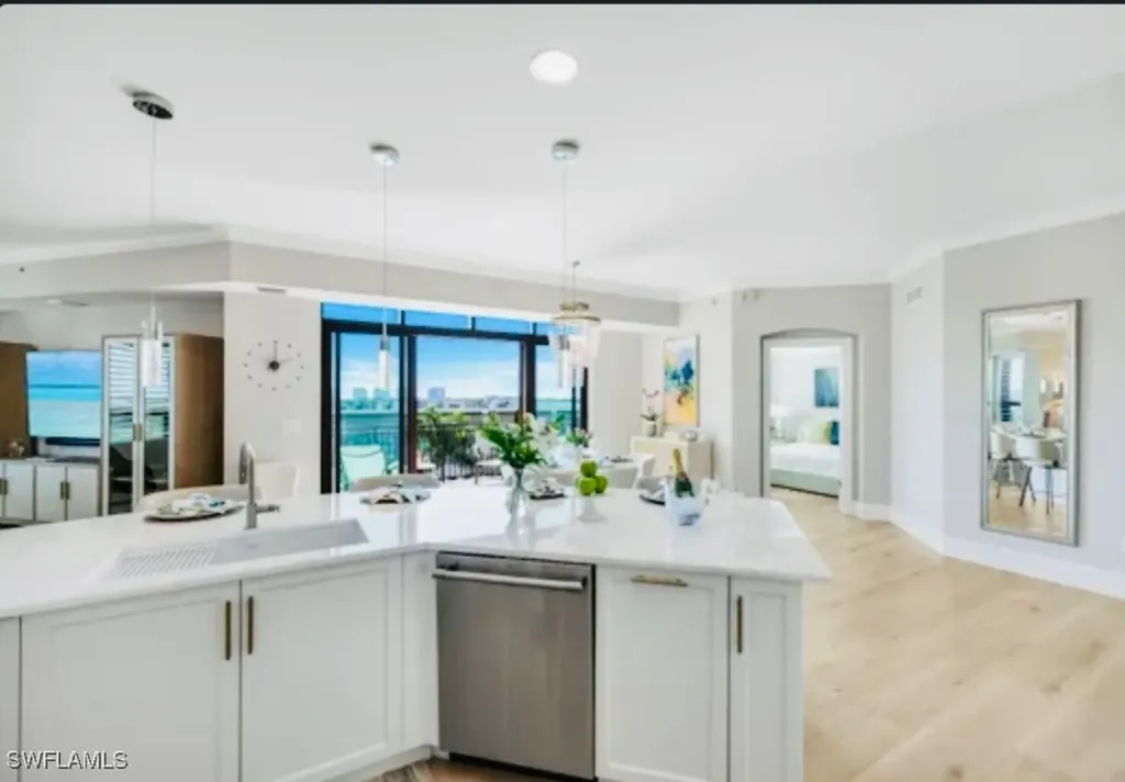 9115 Strada Place Naples FL 34108