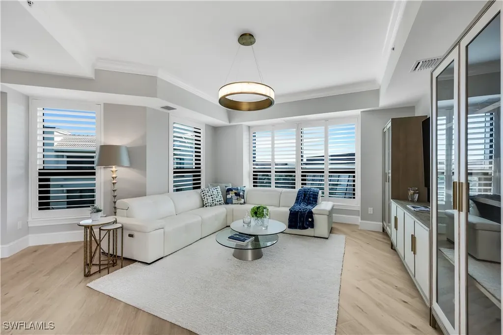 9115 Strada Place Naples FL 34108