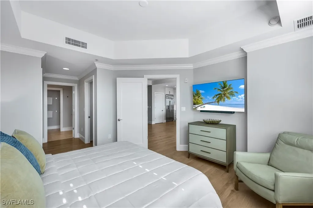 9115 Strada Place Naples FL 34108