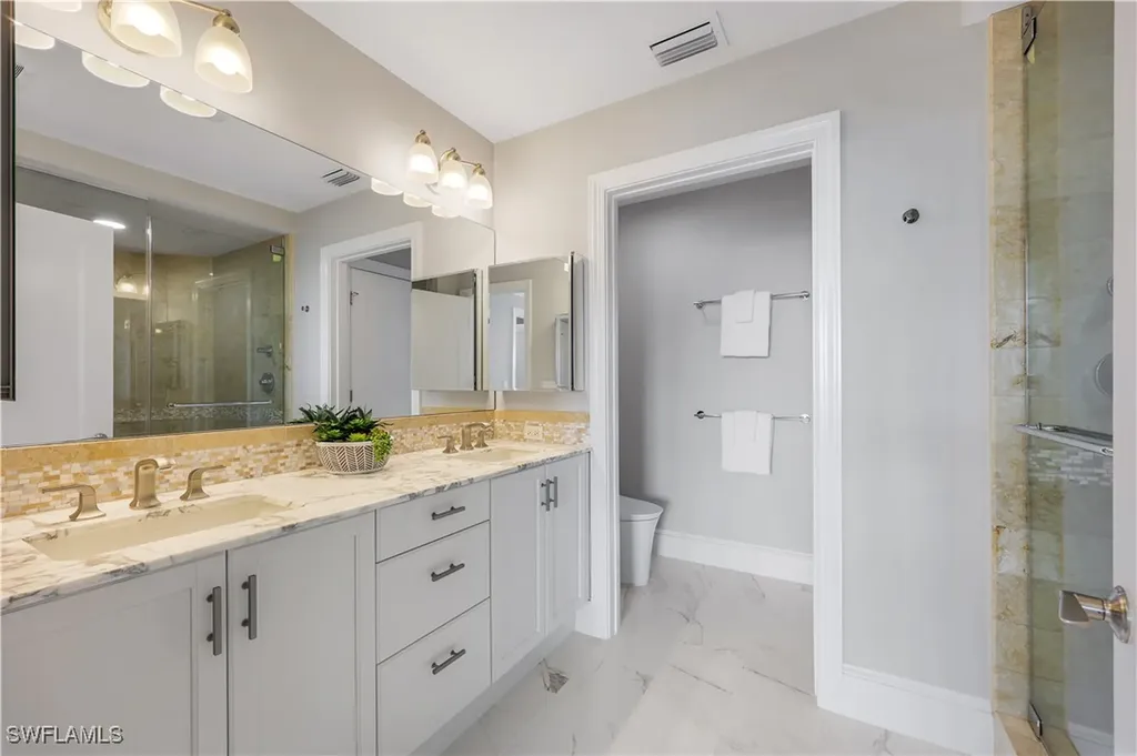 9115 Strada Place Naples FL 34108