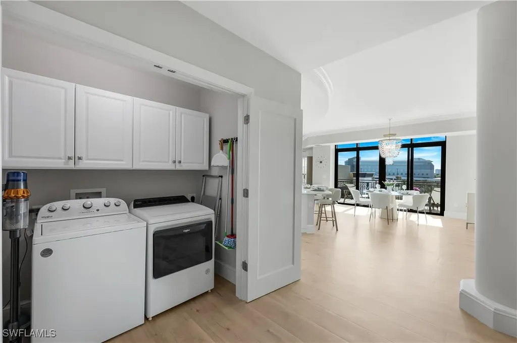 9115 Strada Place Naples FL 34108