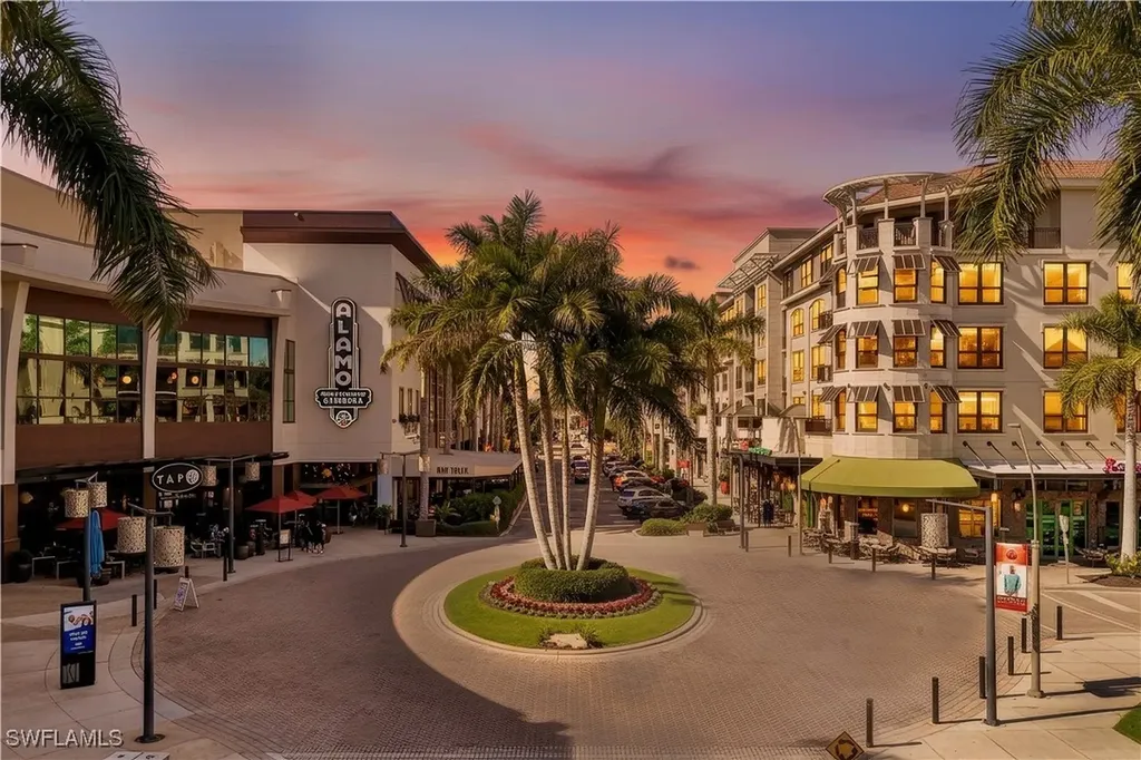 9115 Strada Place Naples FL 34108