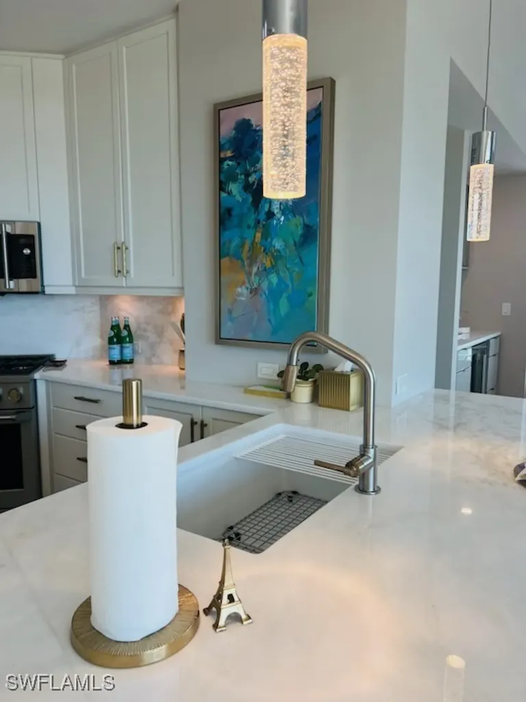 9115 Strada Place Naples FL 34108