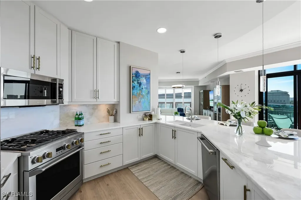 9115 Strada Place Naples FL 34108