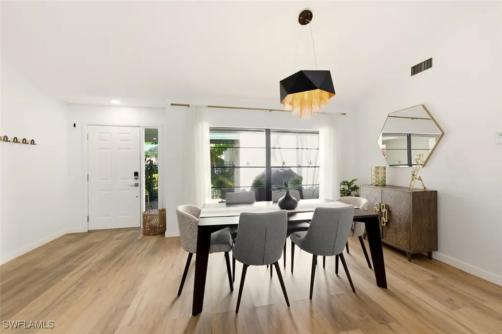 772 Reef Point Circle Naples FL 34108