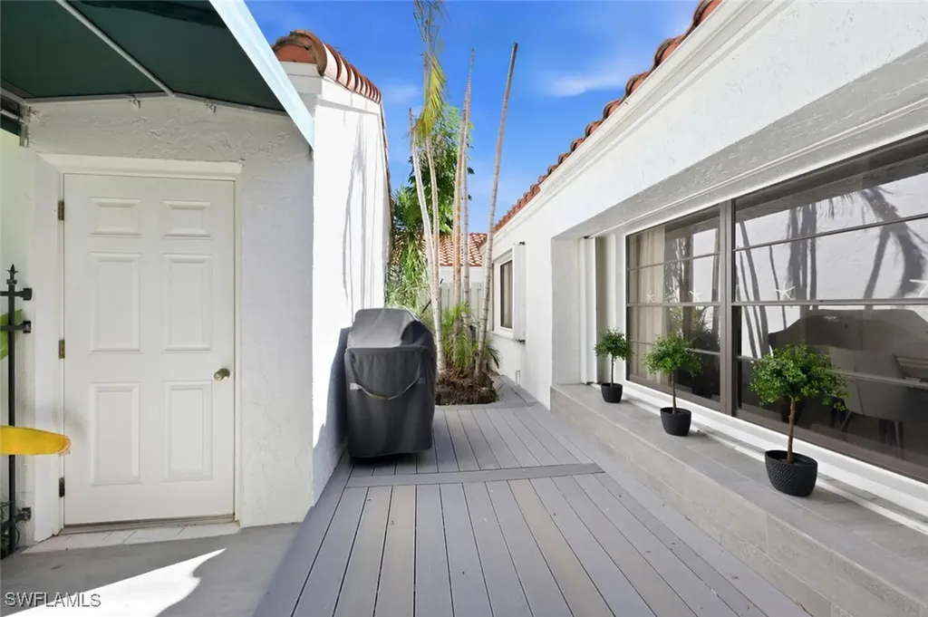 772 Reef Point Circle Naples FL 34108