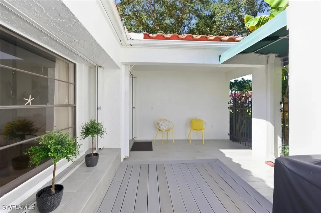 772 Reef Point Circle Naples FL 34108