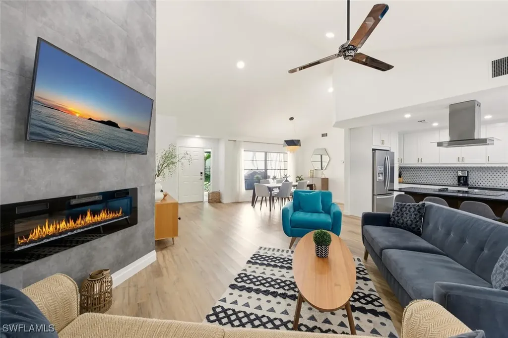 772 Reef Point Circle Naples FL 34108