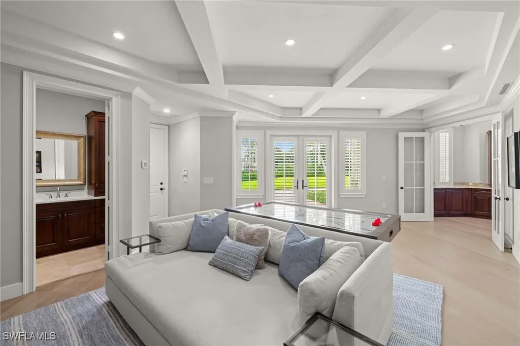 707 Hickory Road Naples FL 34108
