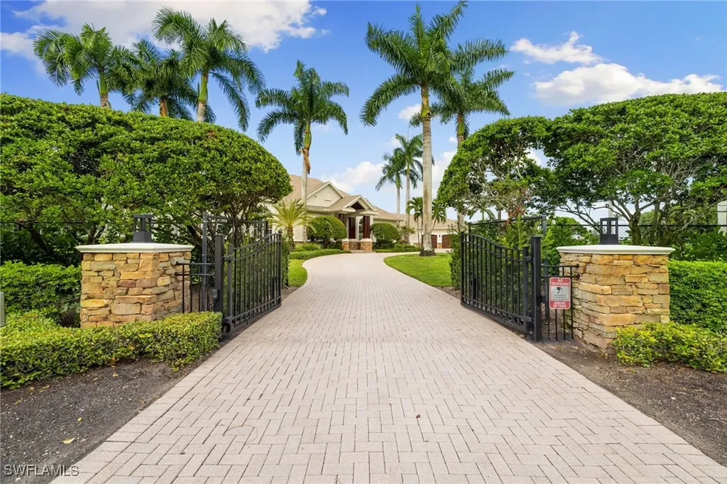 707 Hickory Road Naples FL 34108