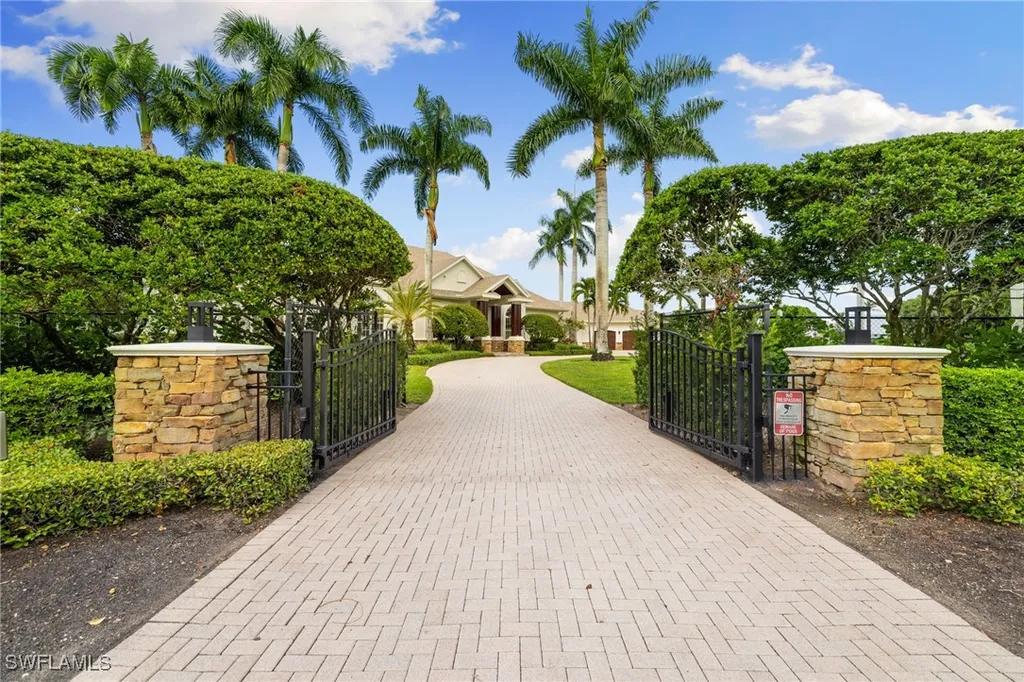 707 Hickory Road Naples FL 34108