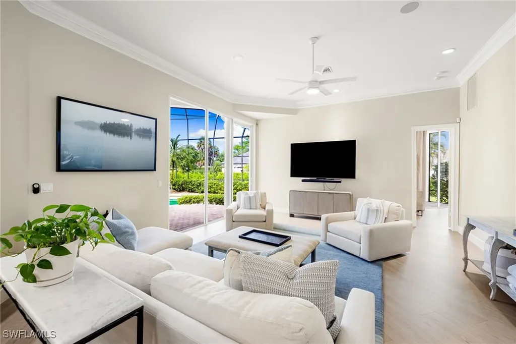 707 Hickory Road Naples FL 34108