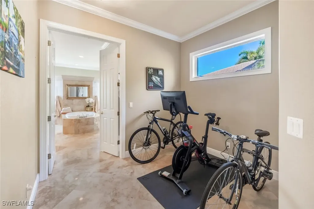 5011 Cerromar Drive Naples FL 34112